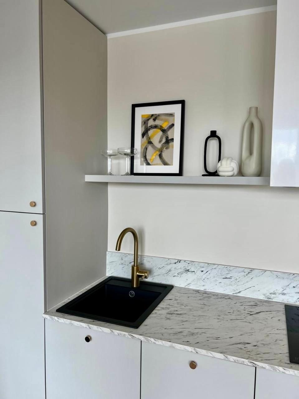 Elegance Apartment - City Centre Free Parking Tallin Zewnętrze zdjęcie